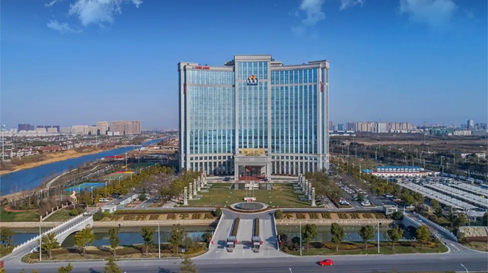 中南集團“收縮戰(zhàn)線”：百億富豪陳錦石女兒接棒 子公司涉對外擔保670億
