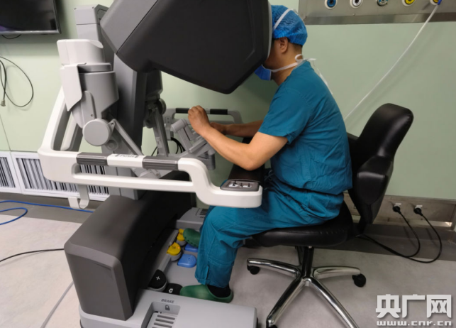 漯河市中心醫(yī)院豫中南率先實施微創(chuàng)機器人手術(shù)