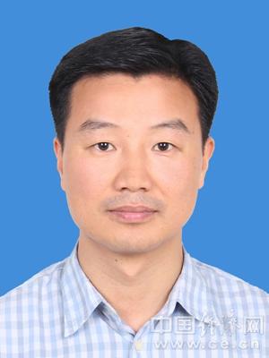 何田任銅陵市委常委、市政府黨組副書記 鄭剛?cè)问形Ｎ⒔M織部長(zhǎng)